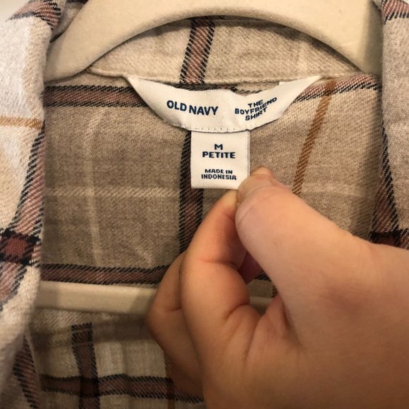 🌟LAST CALL! 100% Cotton Old Navy Checkered Blouse (Petite Medium) - Picture 4 of 5